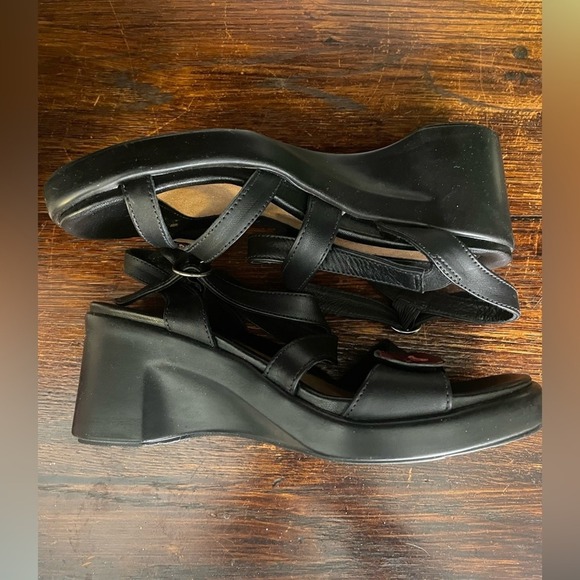 Naot Leather Sandals Wedge Heel Black Strappy Flower Accent Size‎ 36 - Picture 3 of 5